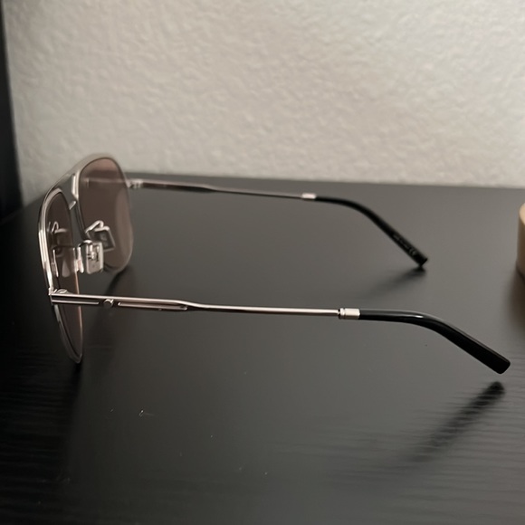 NEW AUTHENTIC CHRISTIAN DIOR DIOR ESSENTIAL A2U F0E8 SUNGLASSES - Picture 3 of 7